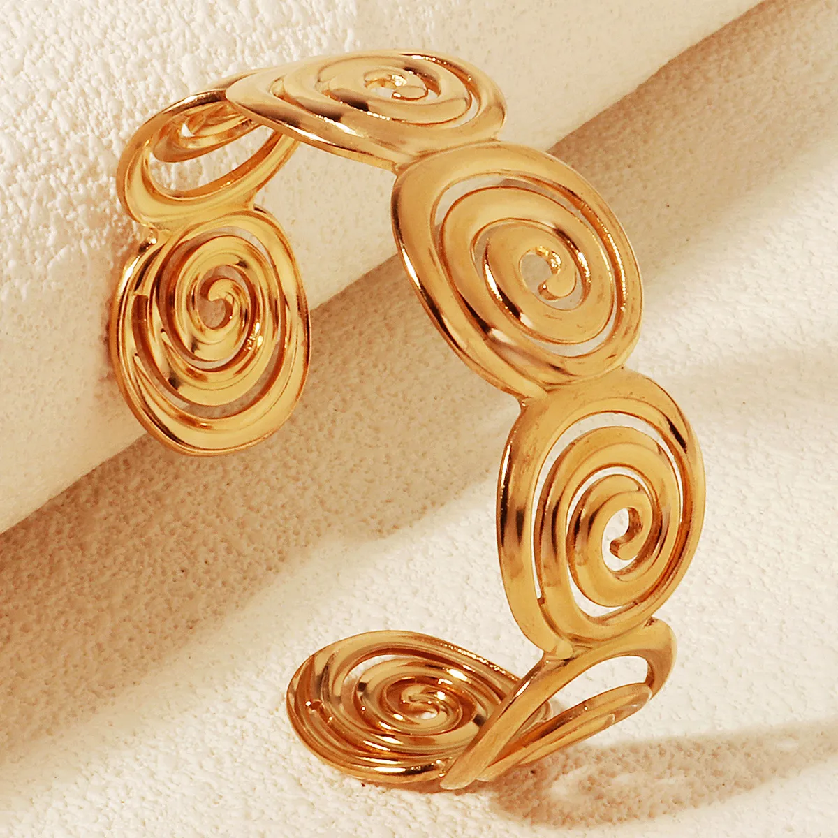 Vacation Starfish Conch Shell 304 Stainless Steel 18K Gold Plated Women's Bangle display picture 5