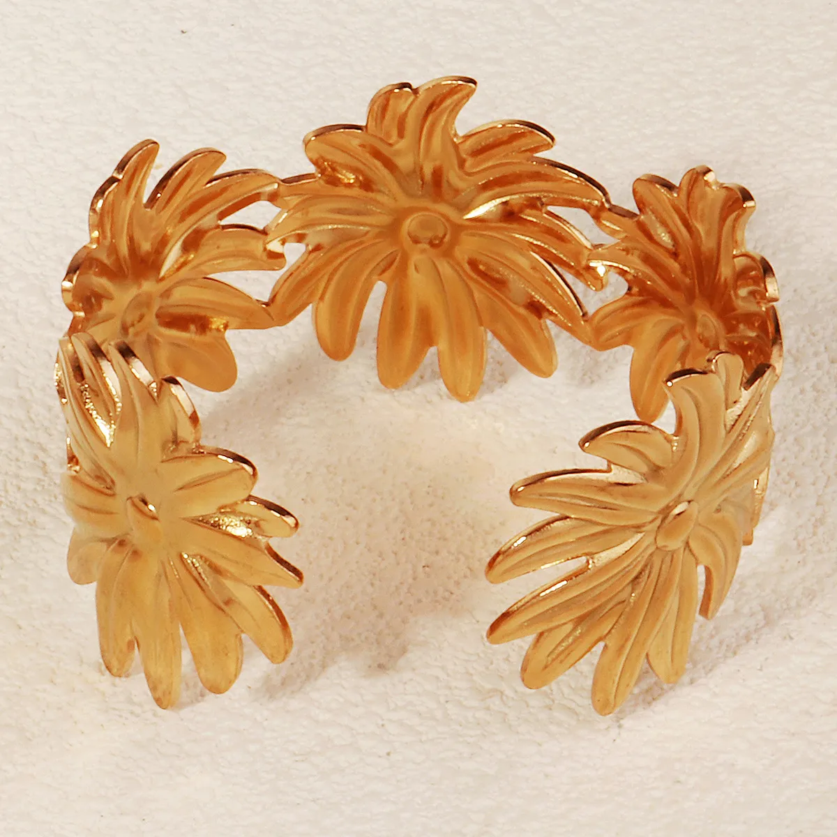 Vacation Starfish Conch Shell 304 Stainless Steel 18K Gold Plated Women's Bangle display picture 12