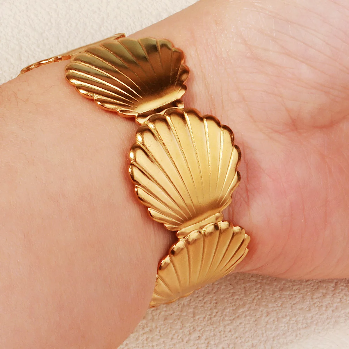 Vacation Starfish Conch Shell 304 Stainless Steel 18K Gold Plated Women's Bangle display picture 16