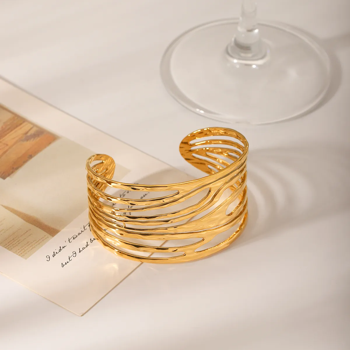 IG Style Simple Style Commute C Shape 304 Stainless Steel Titanium Steel 18K Gold Plated Women's Bangle display picture 4
