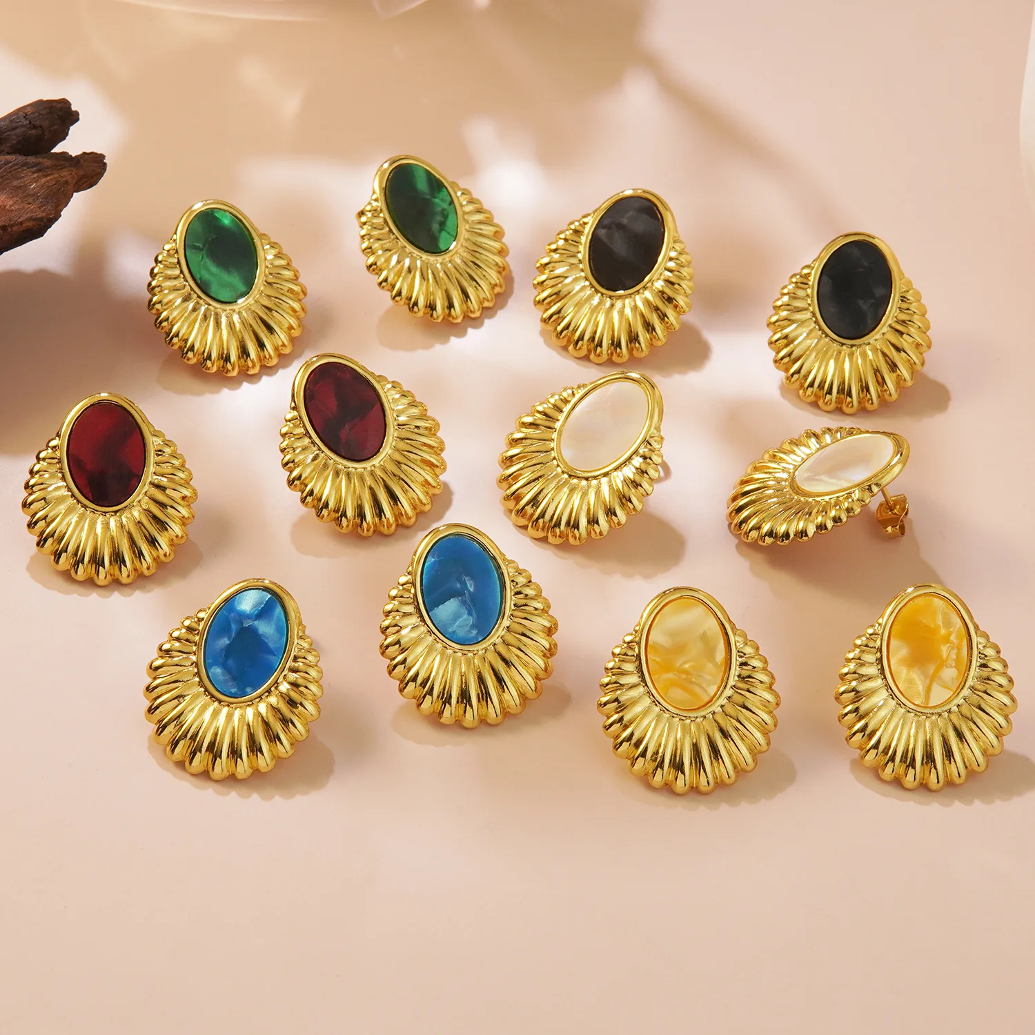 1 Pair Elegant Retro Geometric Sector Plating 304 Stainless Steel Imitation Gold  Ear Studs display picture 1