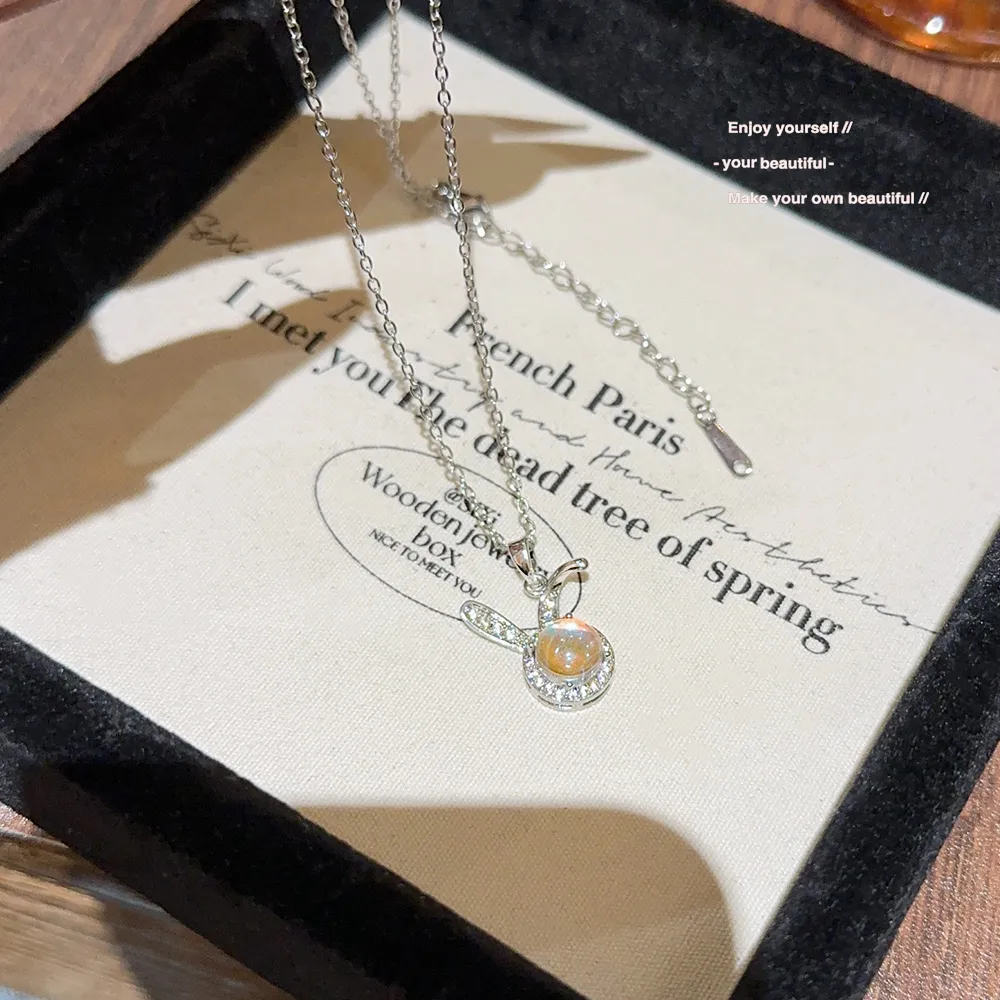 Simple Style Classic Style Rabbit Titanium Steel Women's Pendant Necklace display picture 7