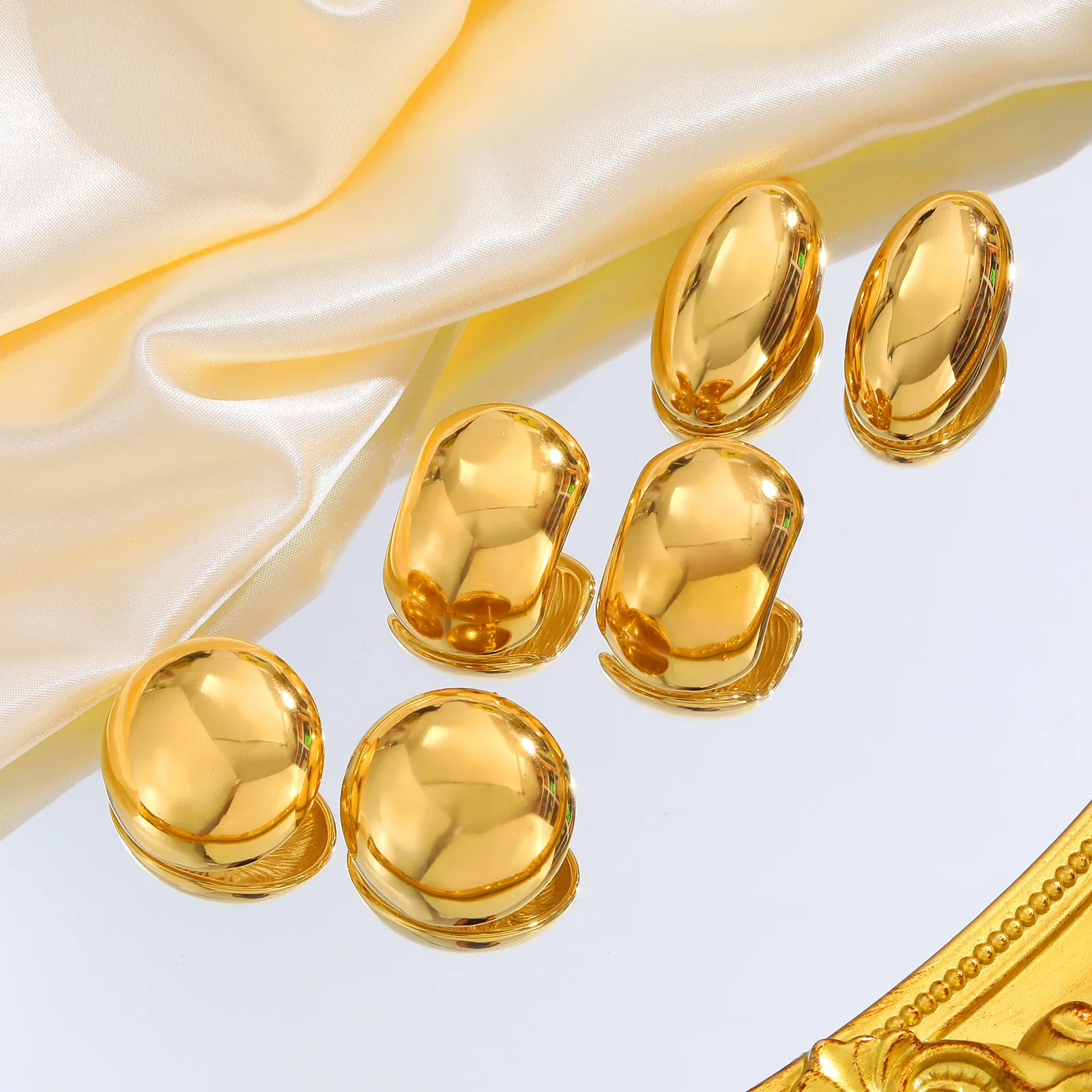 Simple Style Geometric Plating 304 Stainless Steel 18K Gold Plated Butterfly Backs Ear Studs display picture 7