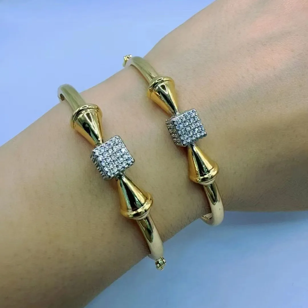 Basic Vintage Style Classic Style Solid Color Copper Plating Zircon 18K Gold Plated Women's Bangle display picture 2