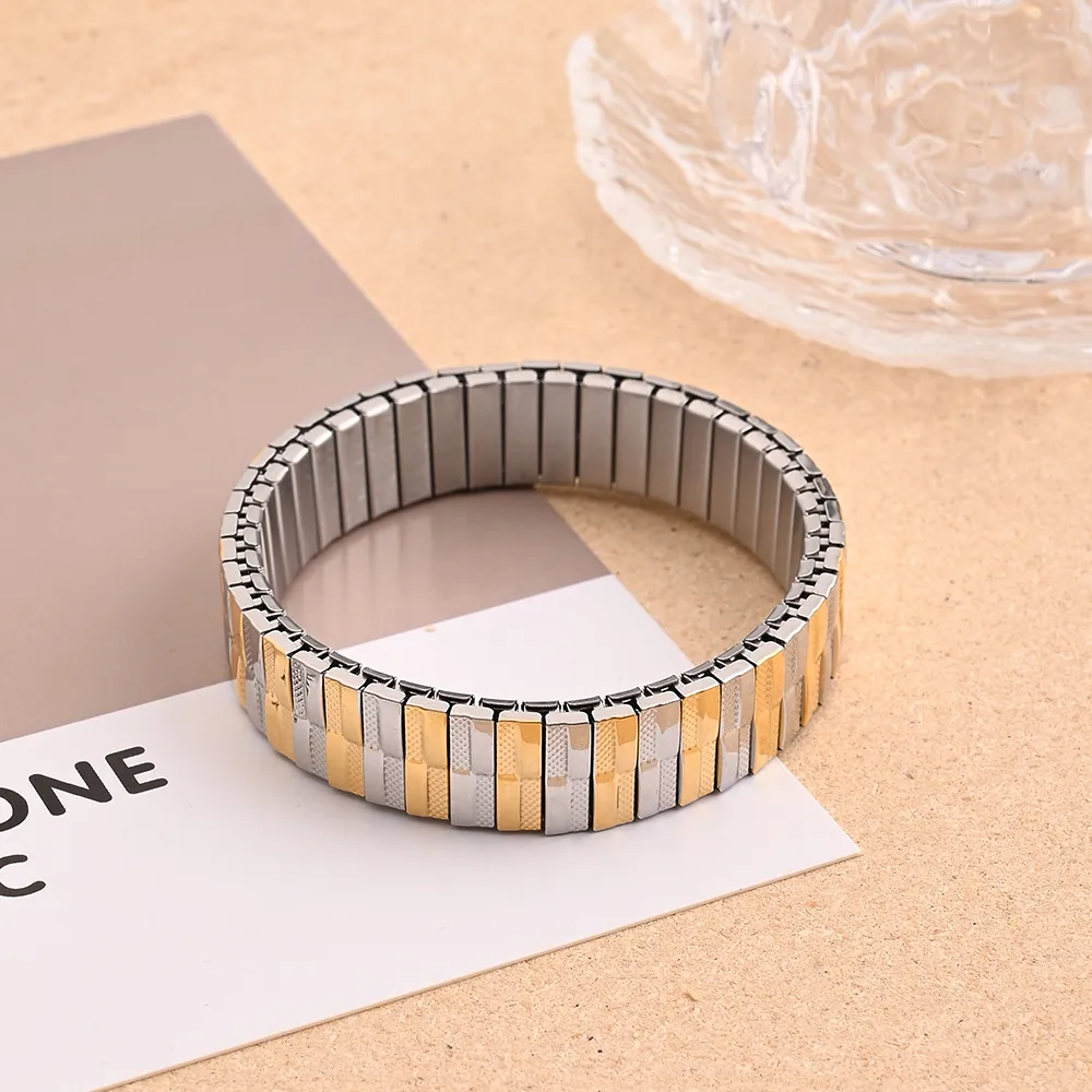Casual Modern Style Artistic Triangle Heart Shape Simple 304 Stainless Steel Handmade Polishing Plating 18K Gold Plated Women's Bracelets display picture 4