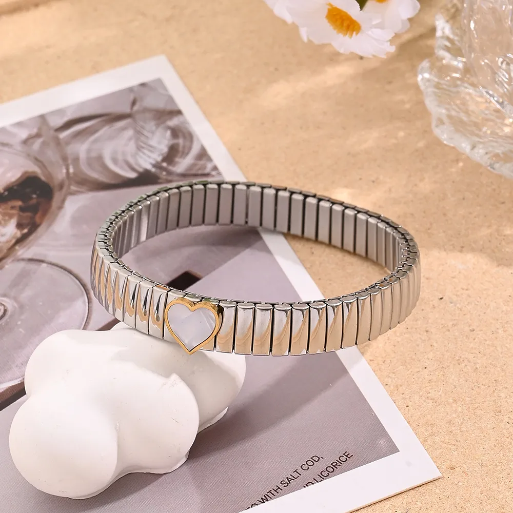 Casual Modern Style Artistic Pentagram Heart Shape Simple 304 Stainless Steel Handmade Polishing Plating Rhinestones Shell 18K Gold Plated Women's Bracelets display picture 3
