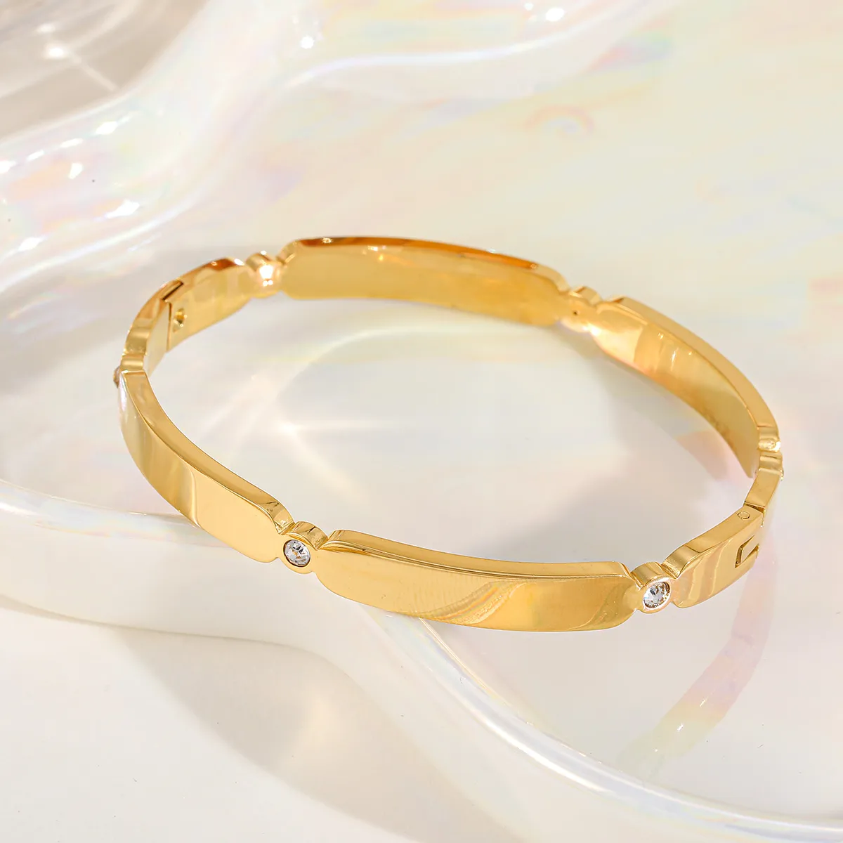 Elegant Artistic Solid Color 316 Stainless Steel  Plating Inlay Zircon 18K Gold Plated Women's Bangle display picture 2