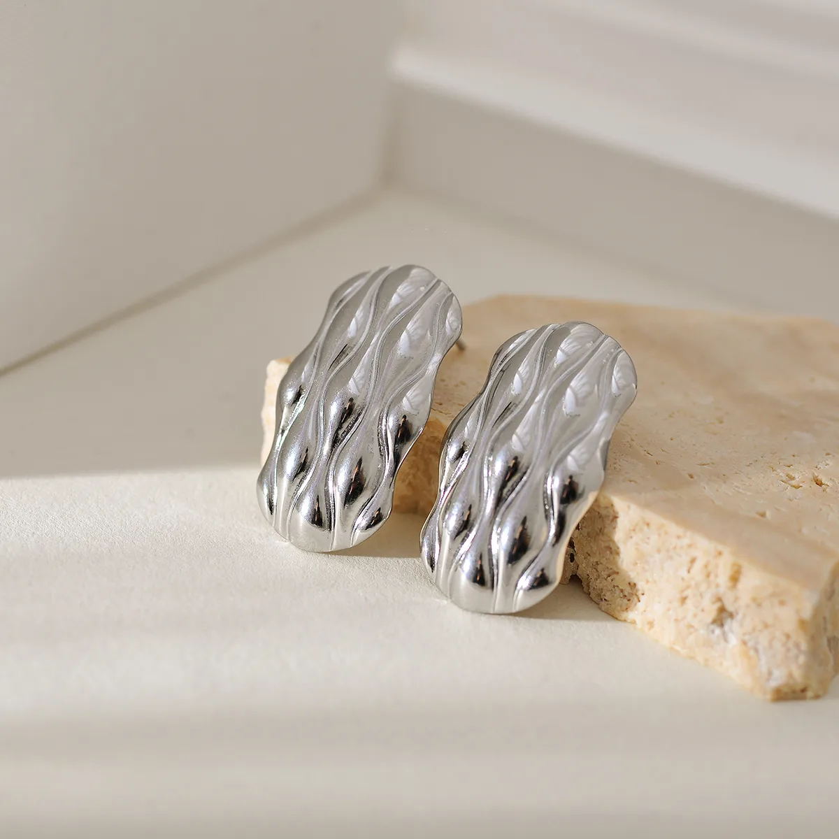 1 Pair Elegant Glam Solid Color 304 Stainless Steel Ear Studs display picture 2