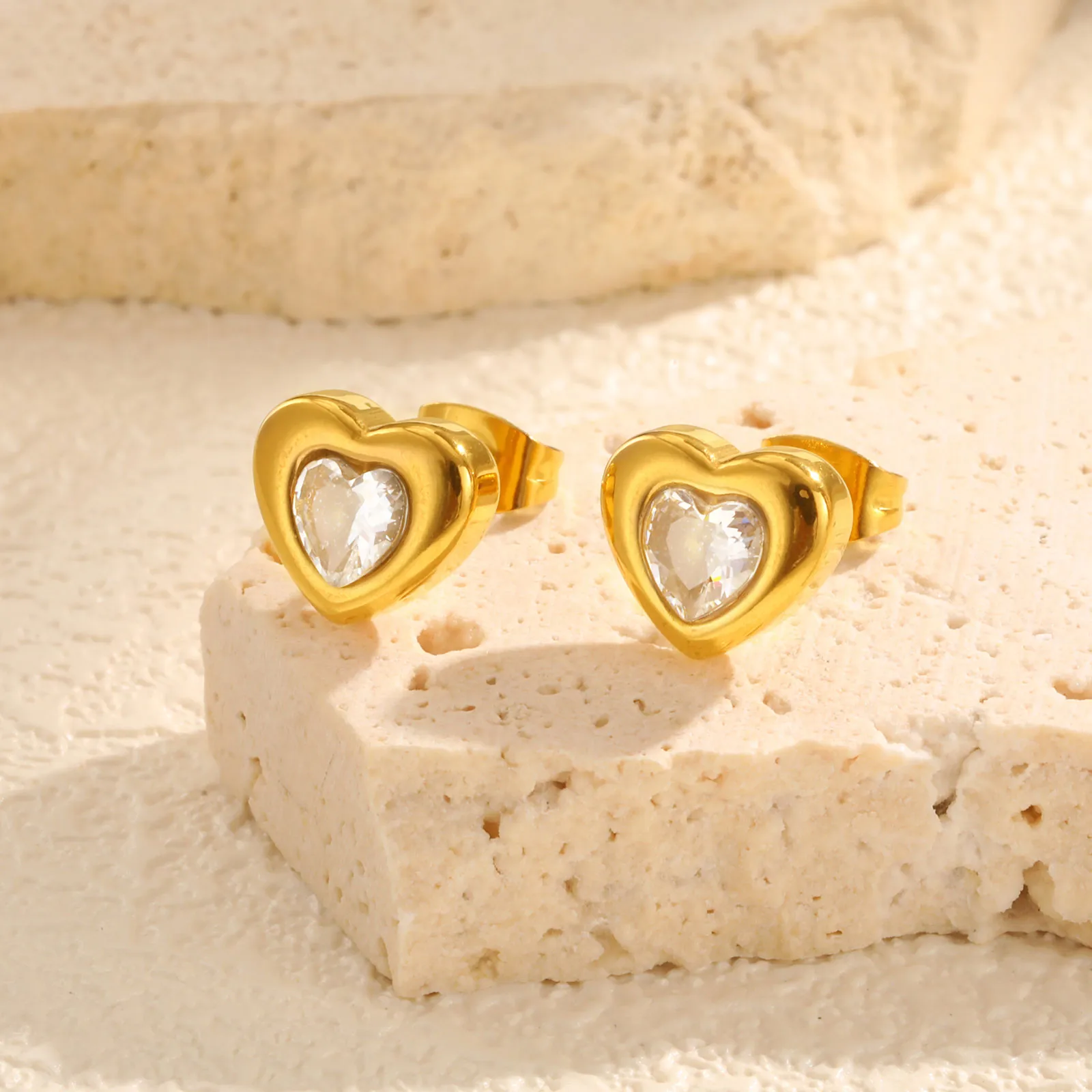 1 Pair Simple Style Heart Shape 201 Stainless Steel Ear Studs display picture 1