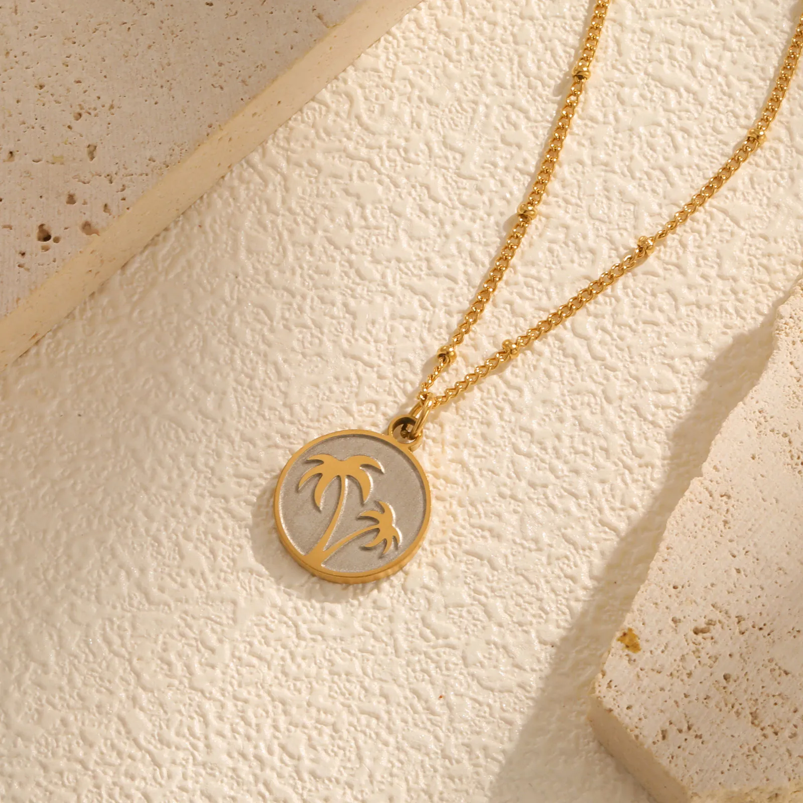 Wholesale Jewelry Vintage Style Palm Tree 201 Stainless Steel 18K Gold Plated Pendant Necklace Cable Chain display picture 6