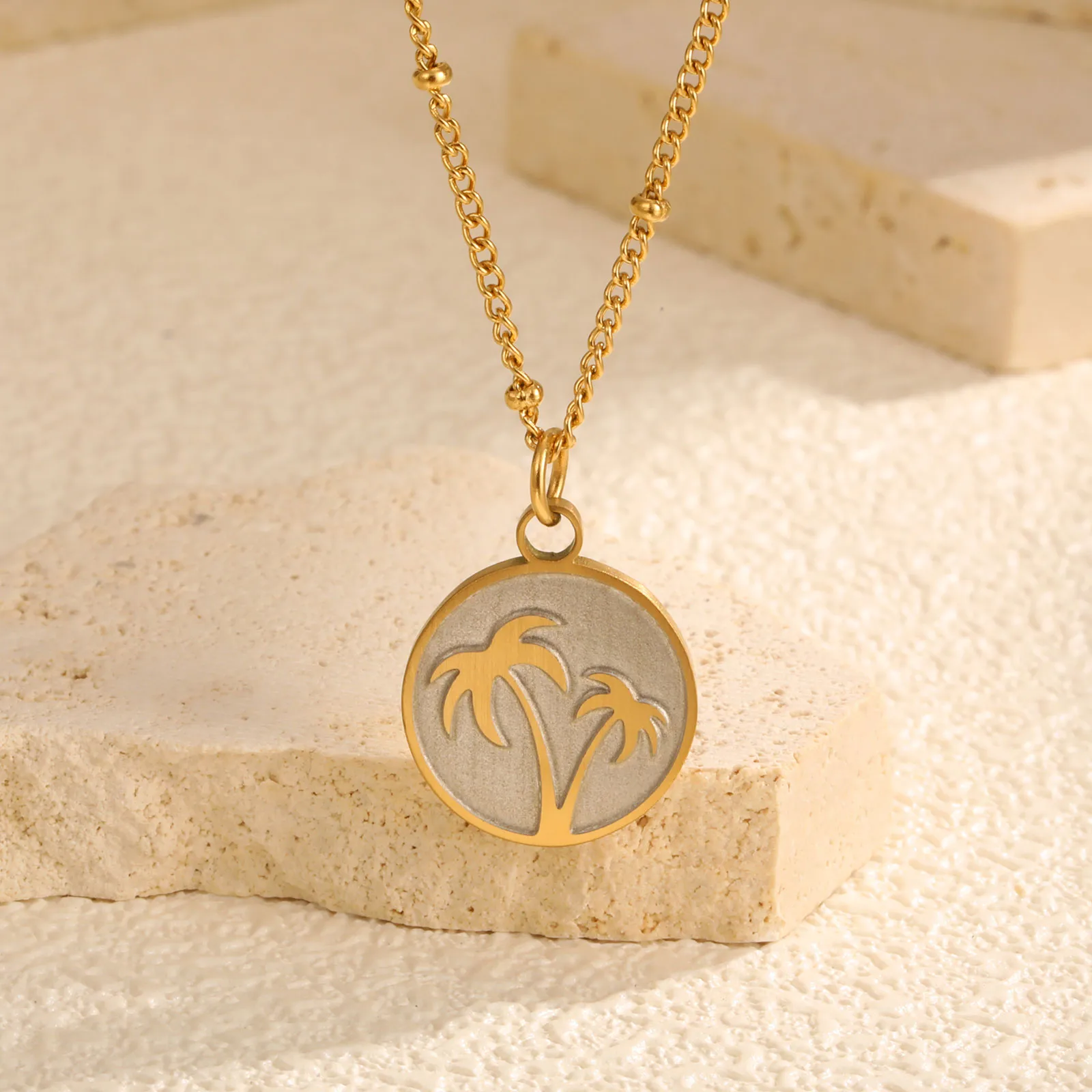 Wholesale Jewelry Vintage Style Palm Tree 201 Stainless Steel 18K Gold Plated Pendant Necklace Cable Chain display picture 1
