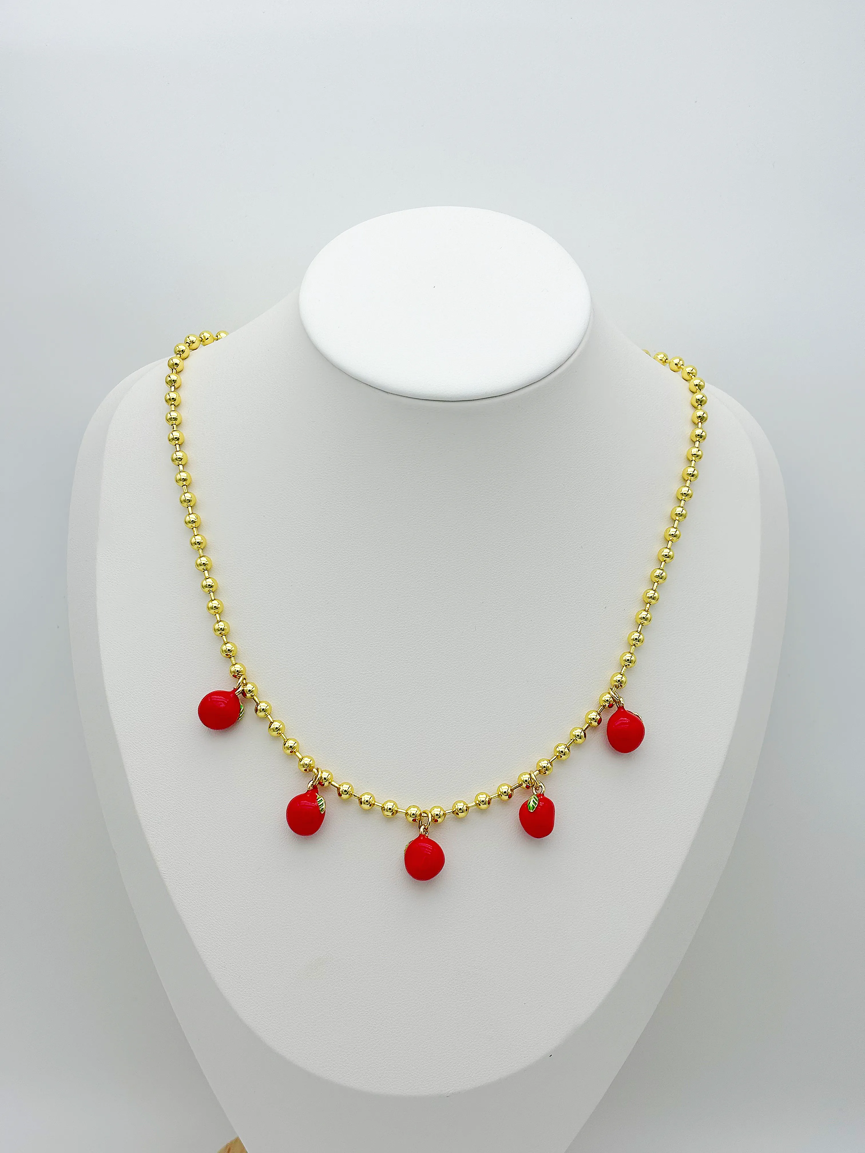 Retro Classic Style Cherry Apple Strawberry Copper Women's Multi Charms Necklace display picture 5