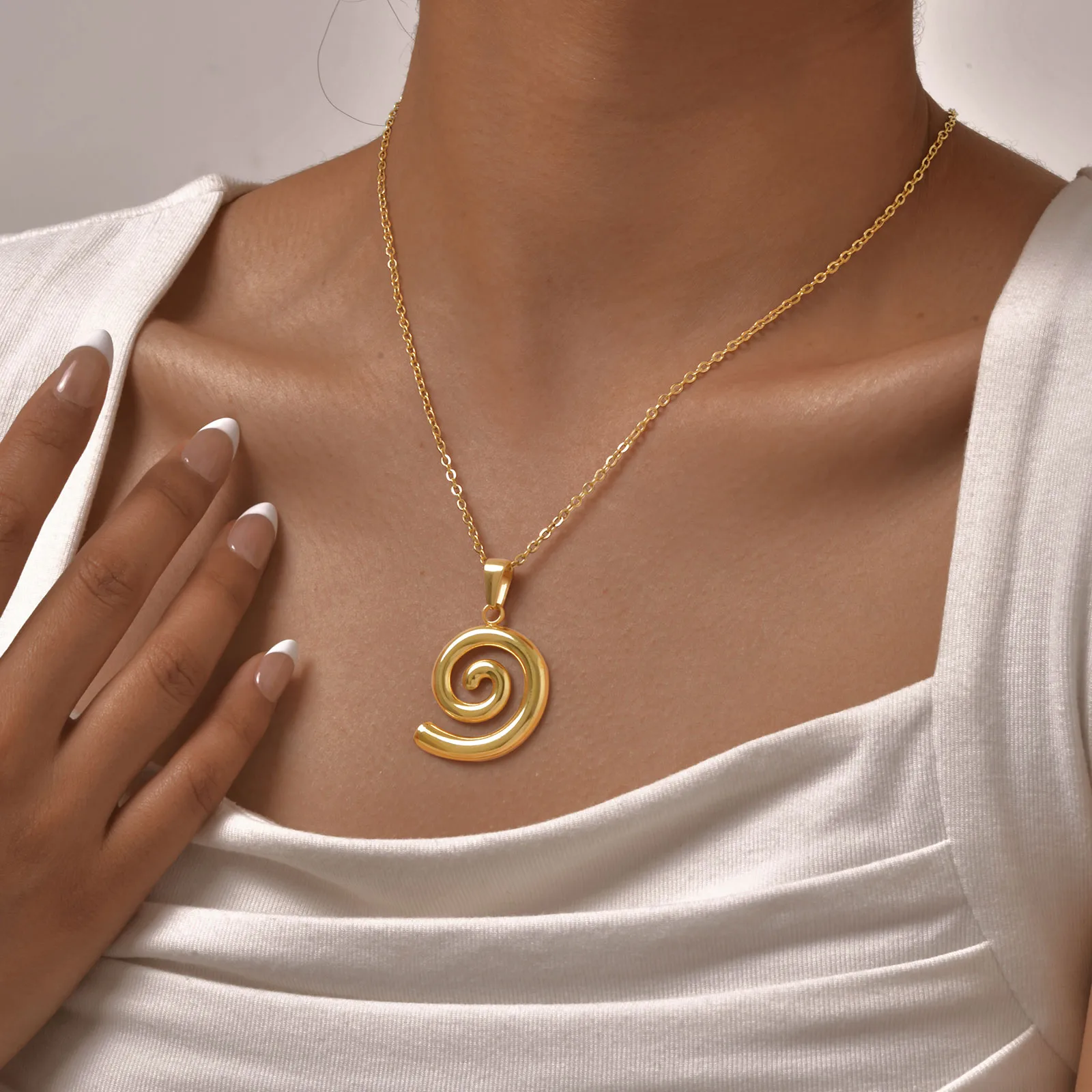 Wholesale Jewelry Vintage Style Classic Style Star Flower 201 Stainless Steel 18K Gold Plated Pendant Necklace Cable Chain display picture 1