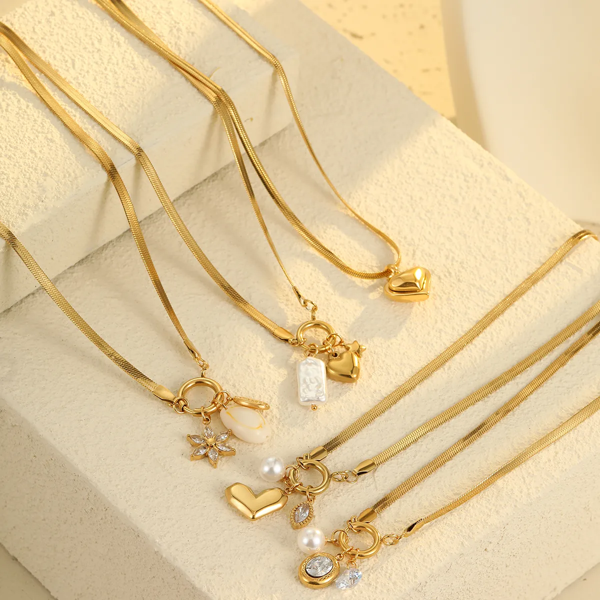 Classic Style Commute Heart Shape 304 Stainless Steel Women's Pendant Necklace Choker display picture 2