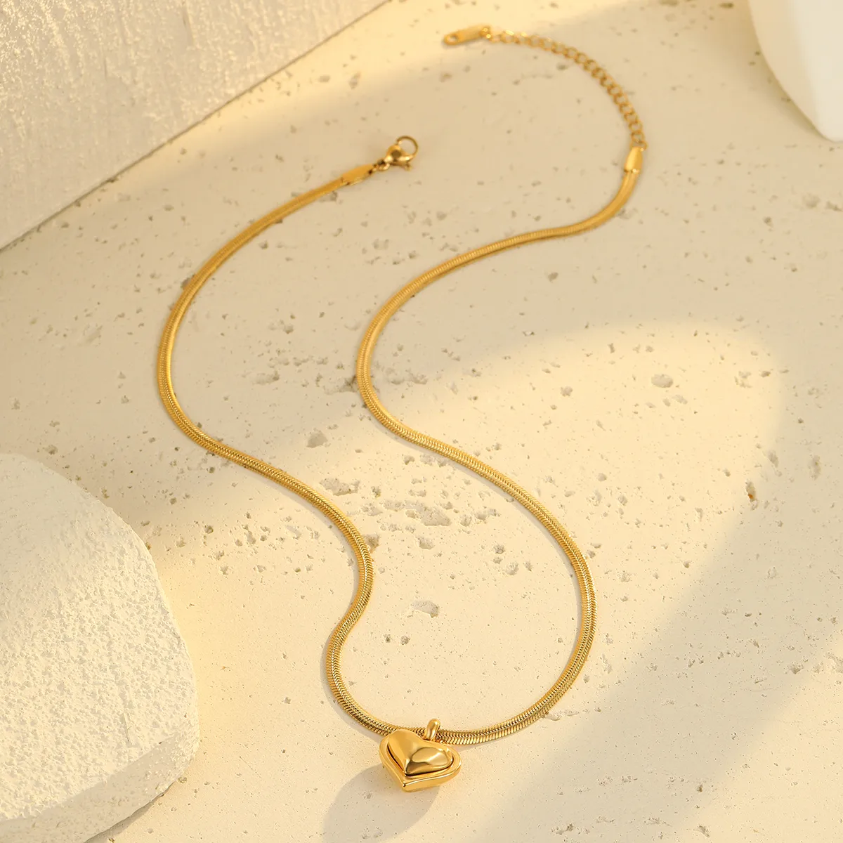 Classic Style Commute Heart Shape 304 Stainless Steel Women's Pendant Necklace Choker display picture 11