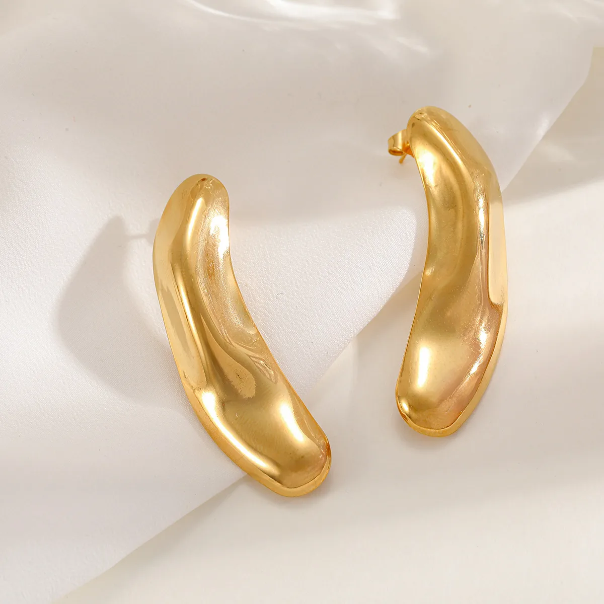 1 Pair Retro Exaggerated Classic Style Irregular Geometric 304 Stainless Steel 18K Gold Plated Ear Studs display picture 1