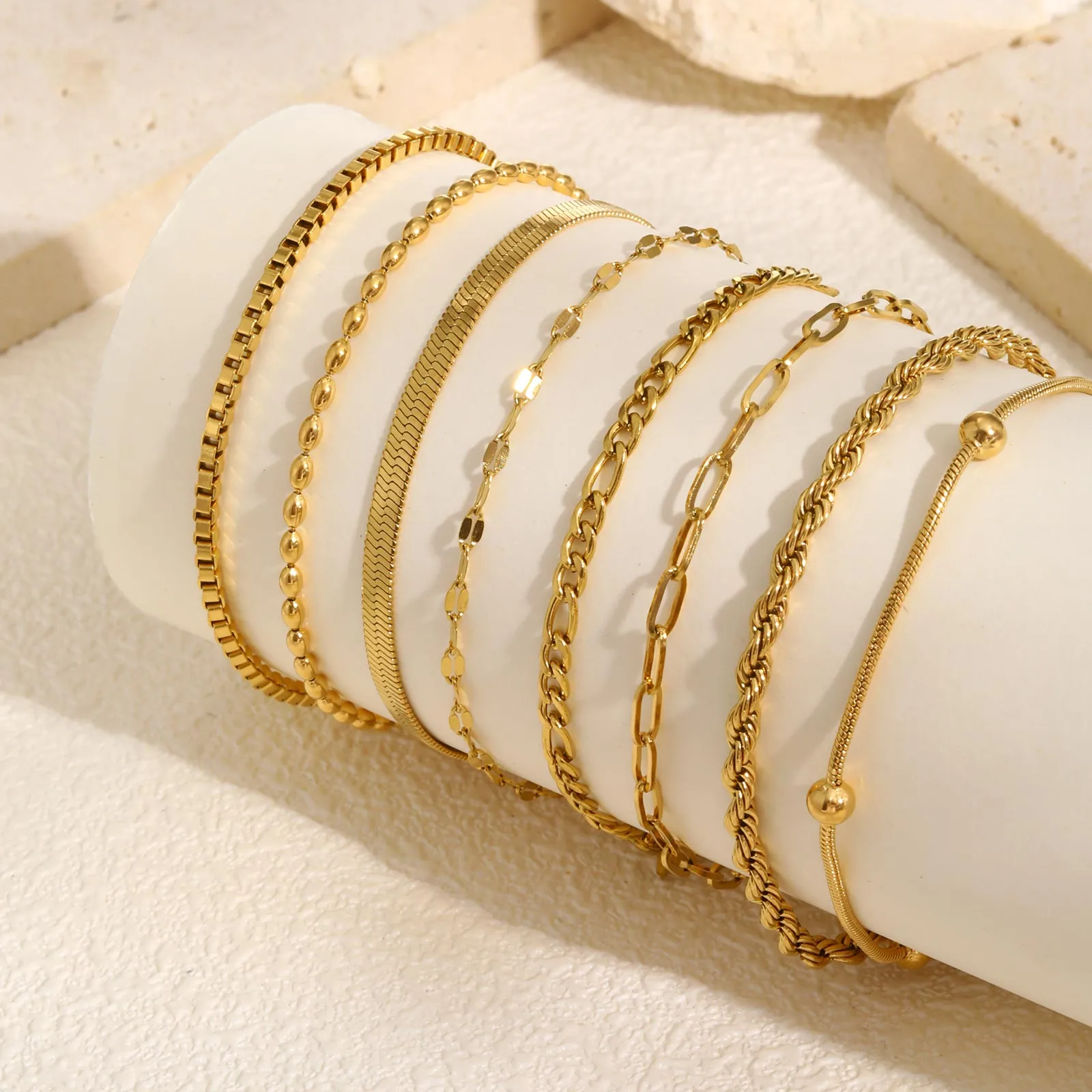 Simple Style Solid Color 201 Stainless Steel Women's Bracelets display picture 2