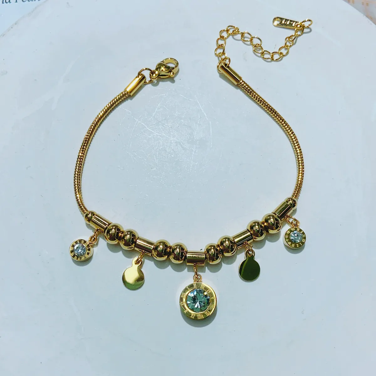 Commute Solid Color 304 Stainless Steel Plating Zircon 18K Gold Plated Women's Bracelets display picture 1