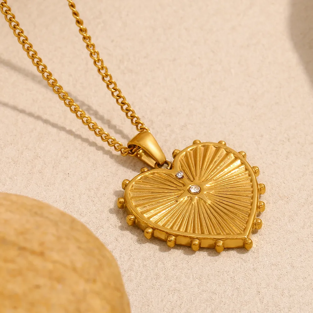 Retro Classic Style Heart Shape 304 Stainless Steel Plating 18K Gold Plated Women's Pendant Necklace display picture 1