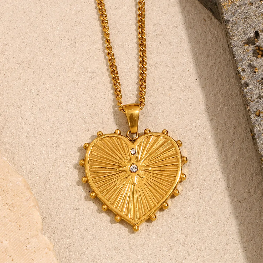 Retro Classic Style Heart Shape 304 Stainless Steel Plating 18K Gold Plated Women's Pendant Necklace display picture 4