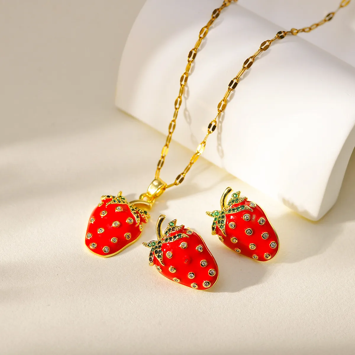 Simple Style Commute Strawberry Copper Women's Jewelry Set display picture 4