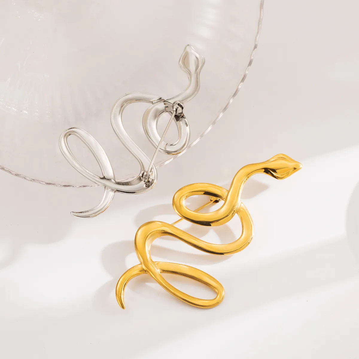 Simple Style Snake Stainless Steel Unisex Brooches display picture 3