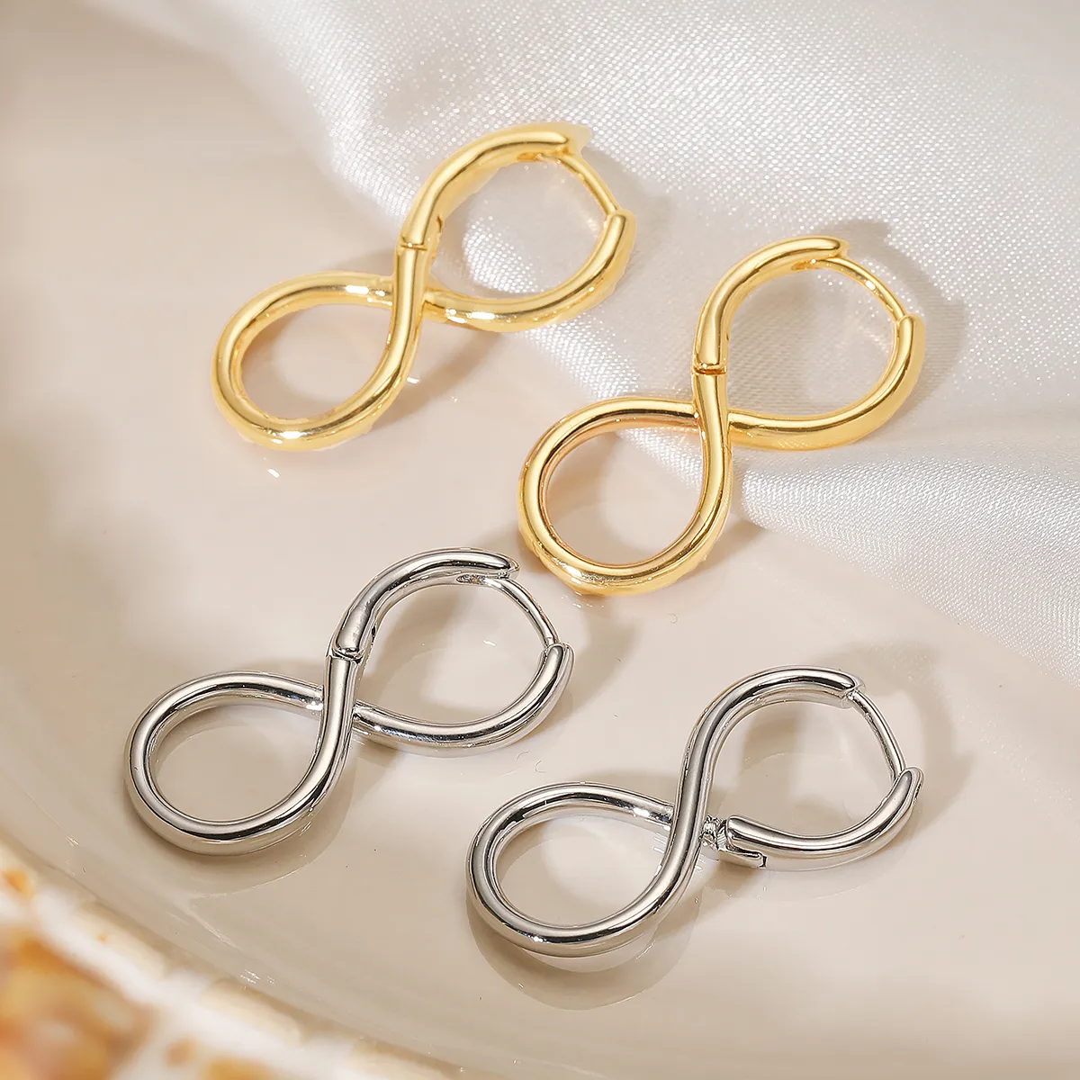 1 Pair Simple Style Commute Geometric Copper Earrings display picture 2
