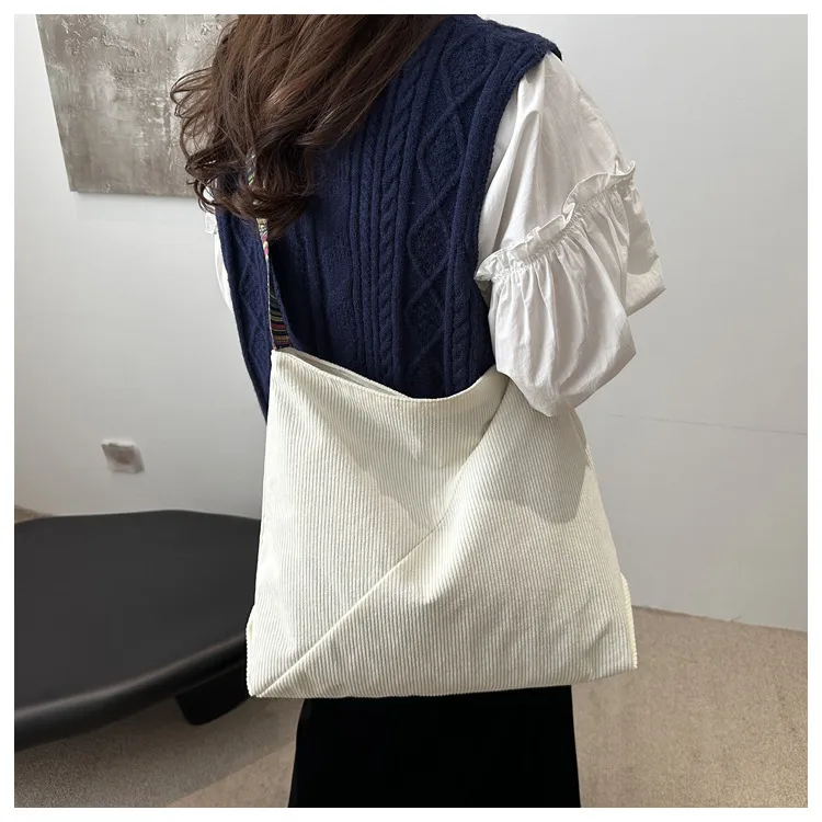 Women's Large Corduroy Solid Color Streetwear Sewing Thread Square Zipper Tote Bag display picture 6