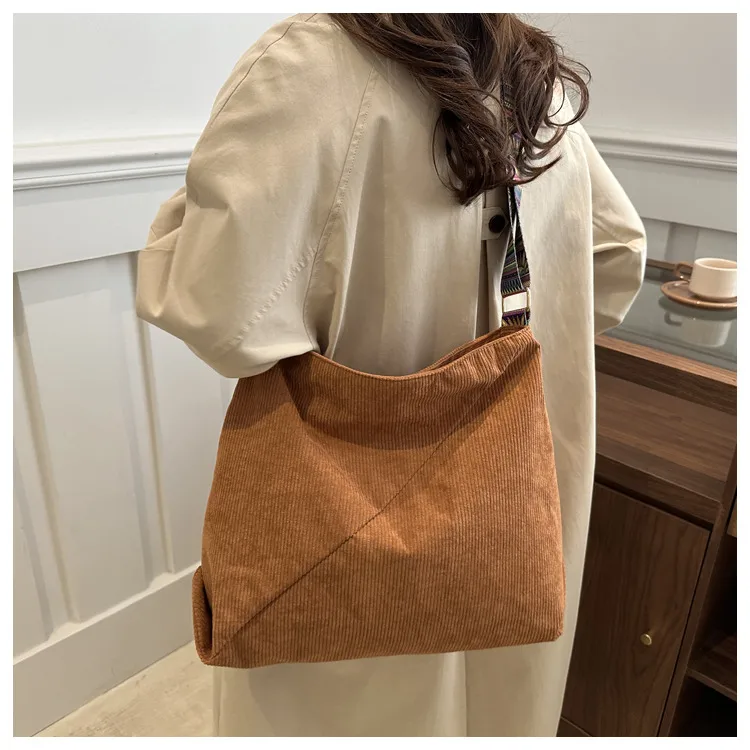 Women's Large Corduroy Solid Color Streetwear Sewing Thread Square Zipper Tote Bag display picture 8