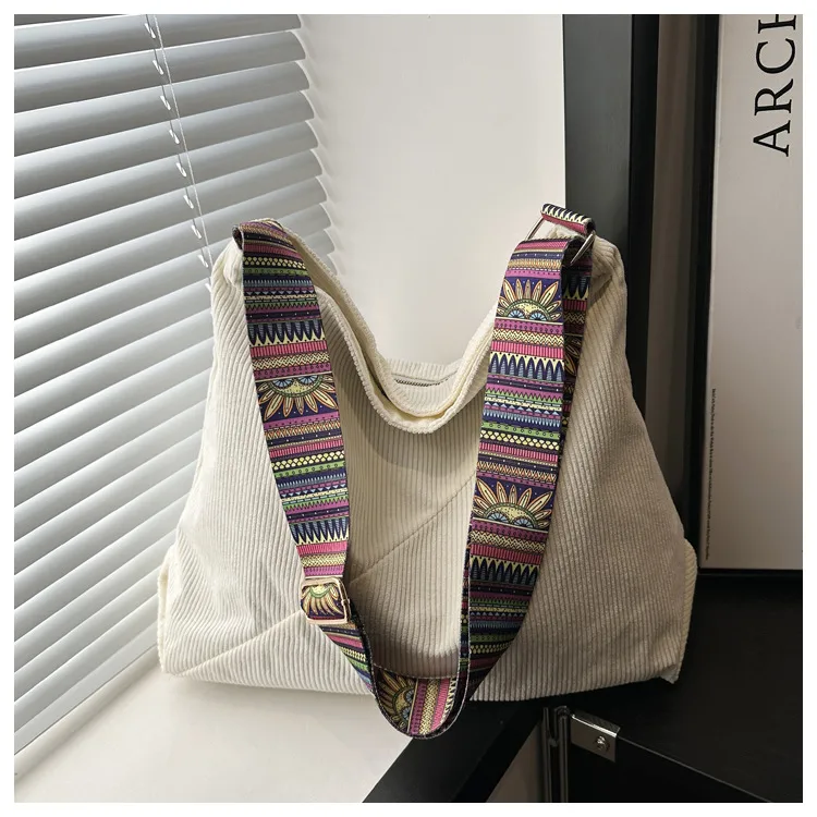 Women's Large Corduroy Solid Color Streetwear Sewing Thread Square Zipper Tote Bag display picture 13