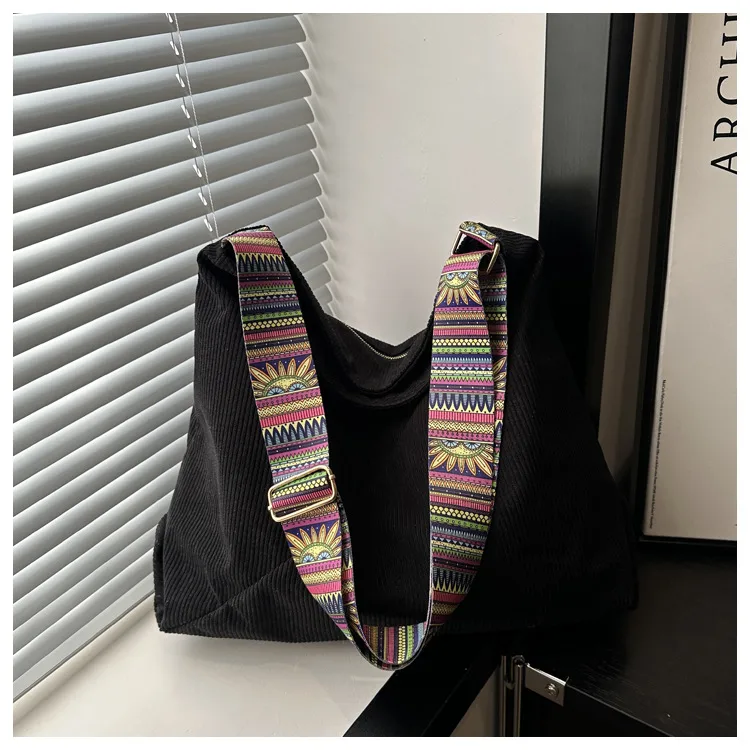 Women's Large Corduroy Solid Color Streetwear Sewing Thread Square Zipper Tote Bag display picture 15