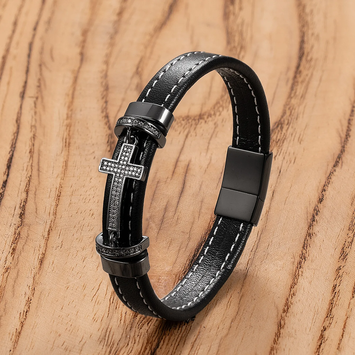 Retro Punk Simple Style Cross 316L Stainless Steel  Leather Rope Women's Men's Bracelets display picture 1