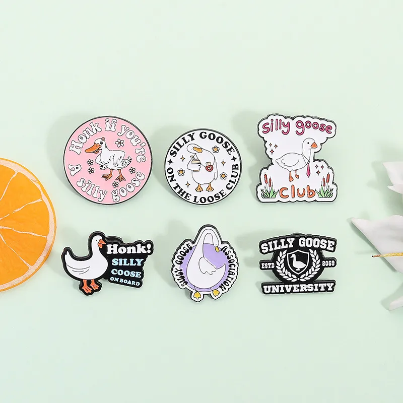 Cartoon Style Cute Cartoon Alloy Stamping Stoving Varnish Plating Unisex Brooches display picture 8