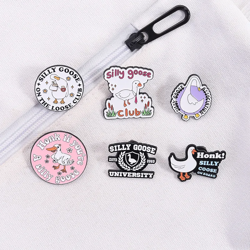 Cartoon Style Cute Cartoon Alloy Stamping Stoving Varnish Plating Unisex Brooches display picture 5
