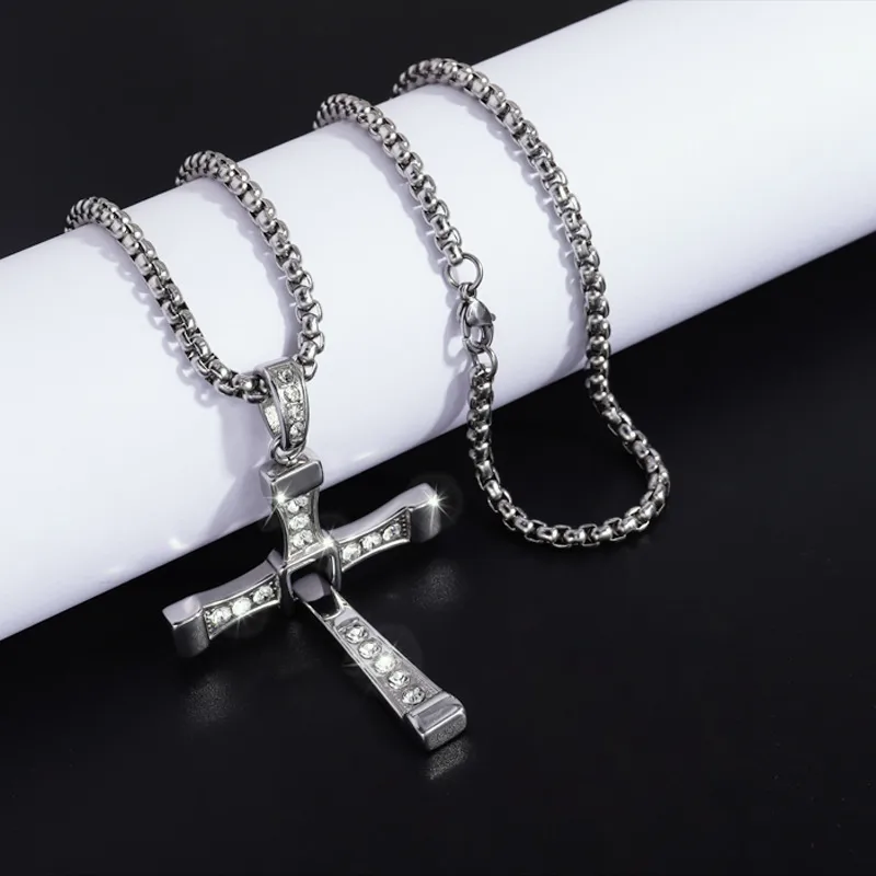 New Hot Fashion Personality Hip Hop Stainless Steel Diamond Cross Pendant Necklace High-end All-match Jewelry display picture 2