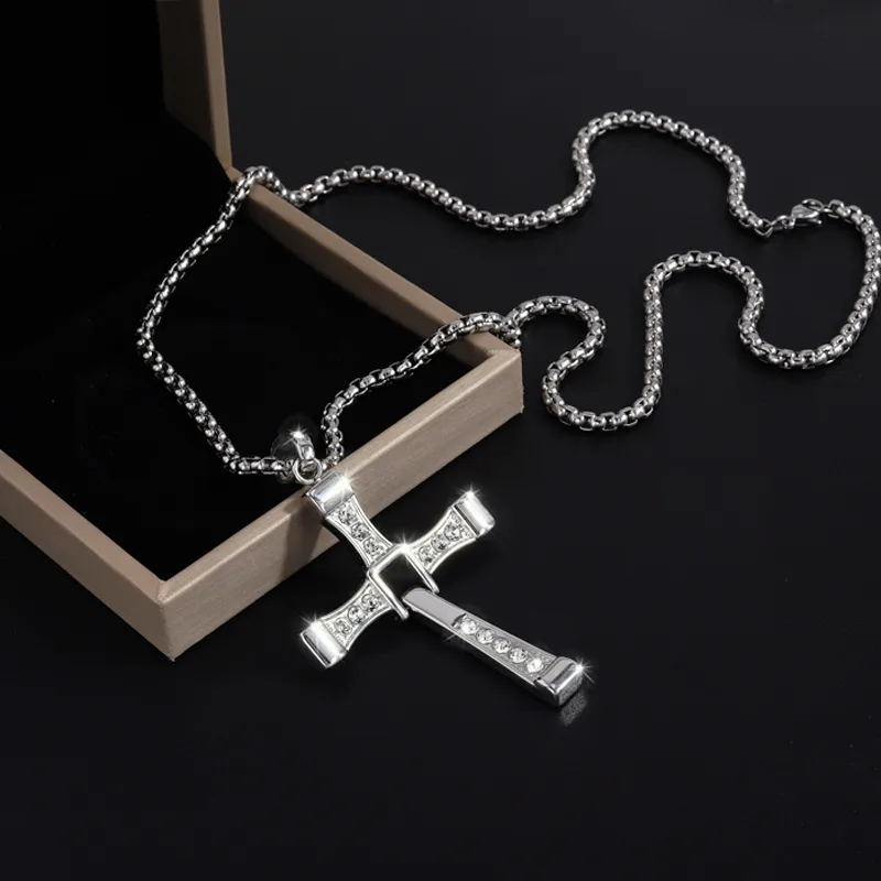 New Hot Fashion Personality Hip Hop Stainless Steel Diamond Cross Pendant Necklace High-end All-match Jewelry display picture 4