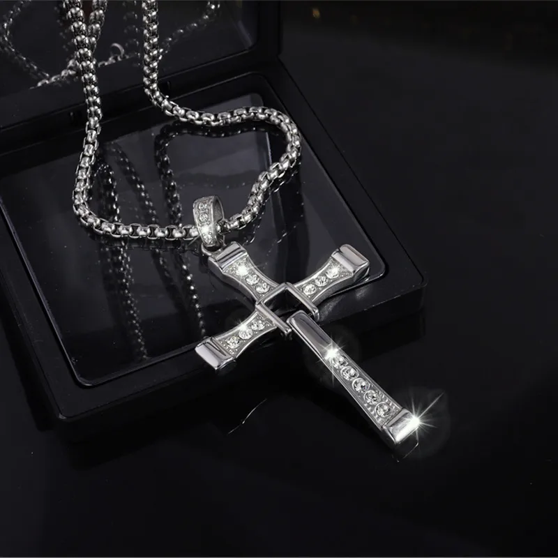 New Hot Fashion Personality Hip Hop Stainless Steel Diamond Cross Pendant Necklace High-end All-match Jewelry display picture 5