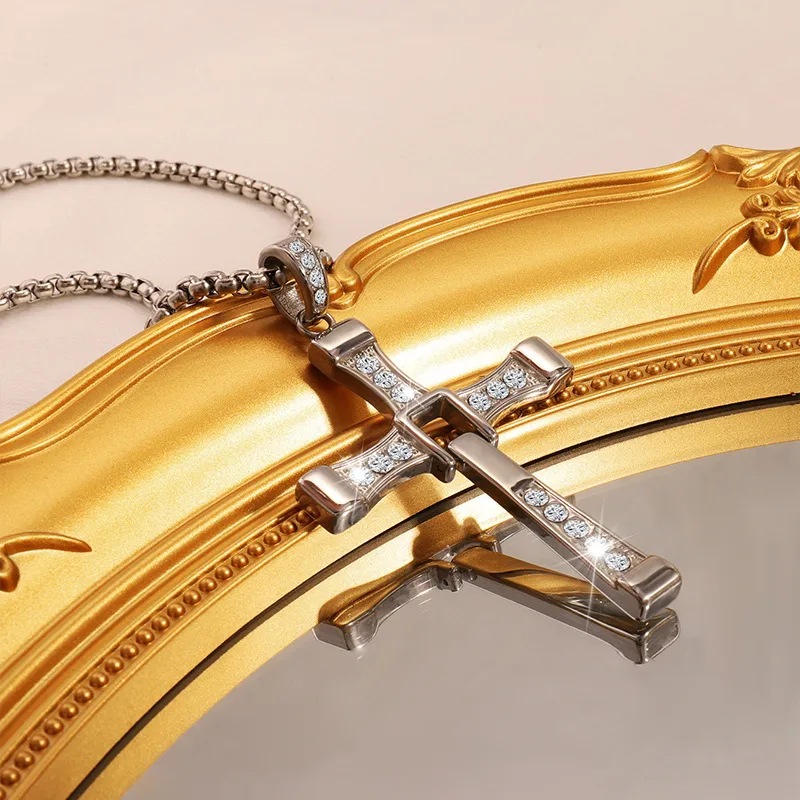 New Hot Fashion Personality Hip Hop Stainless Steel Diamond Cross Pendant Necklace High-end All-match Jewelry display picture 7
