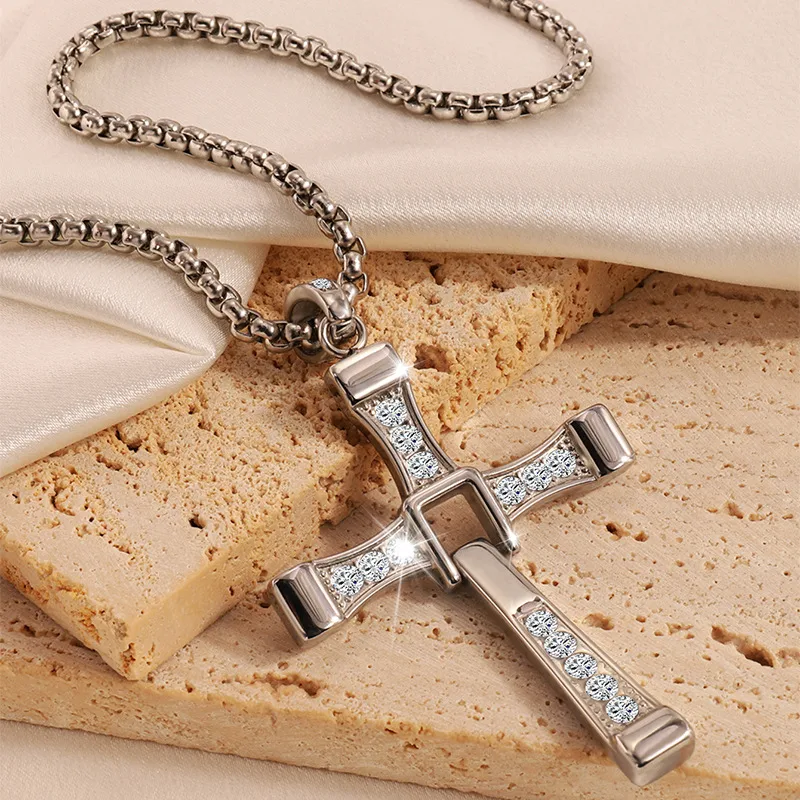 New Hot Fashion Personality Hip Hop Stainless Steel Diamond Cross Pendant Necklace High-end All-match Jewelry display picture 8