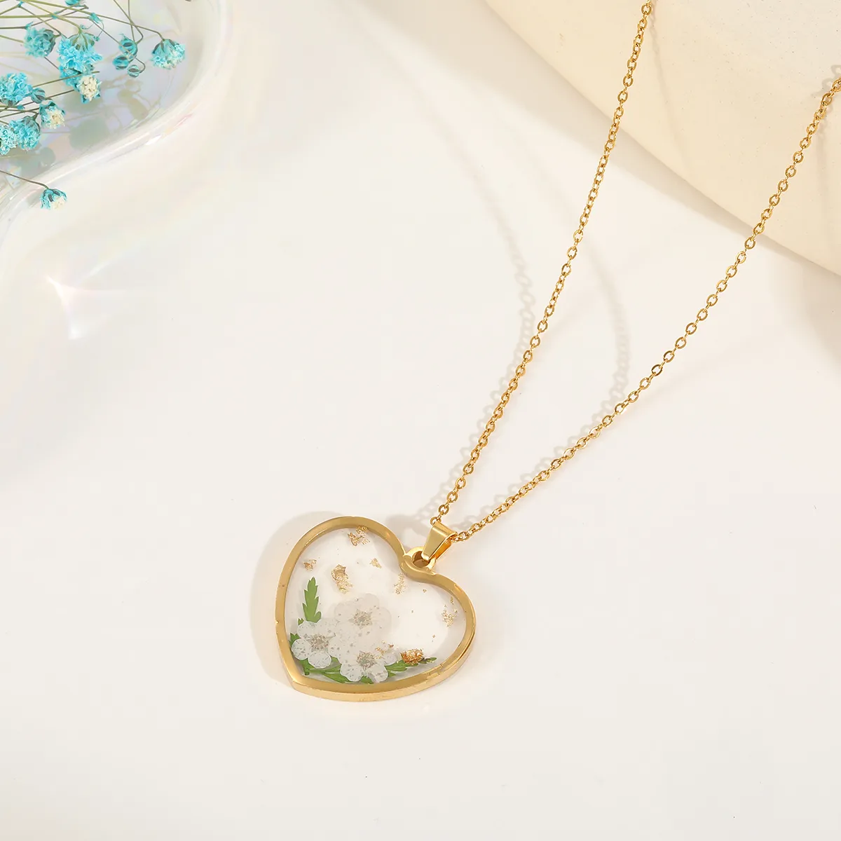Casual Elegant Heart Shape Flower 304 Stainless Steel Plating Inlay Dried Flower 18K Gold Plated Women's Pendant Necklace display picture 5