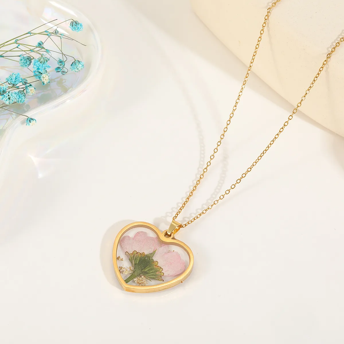 Casual Elegant Heart Shape Flower 304 Stainless Steel Plating Inlay Dried Flower 18K Gold Plated Women's Pendant Necklace display picture 11