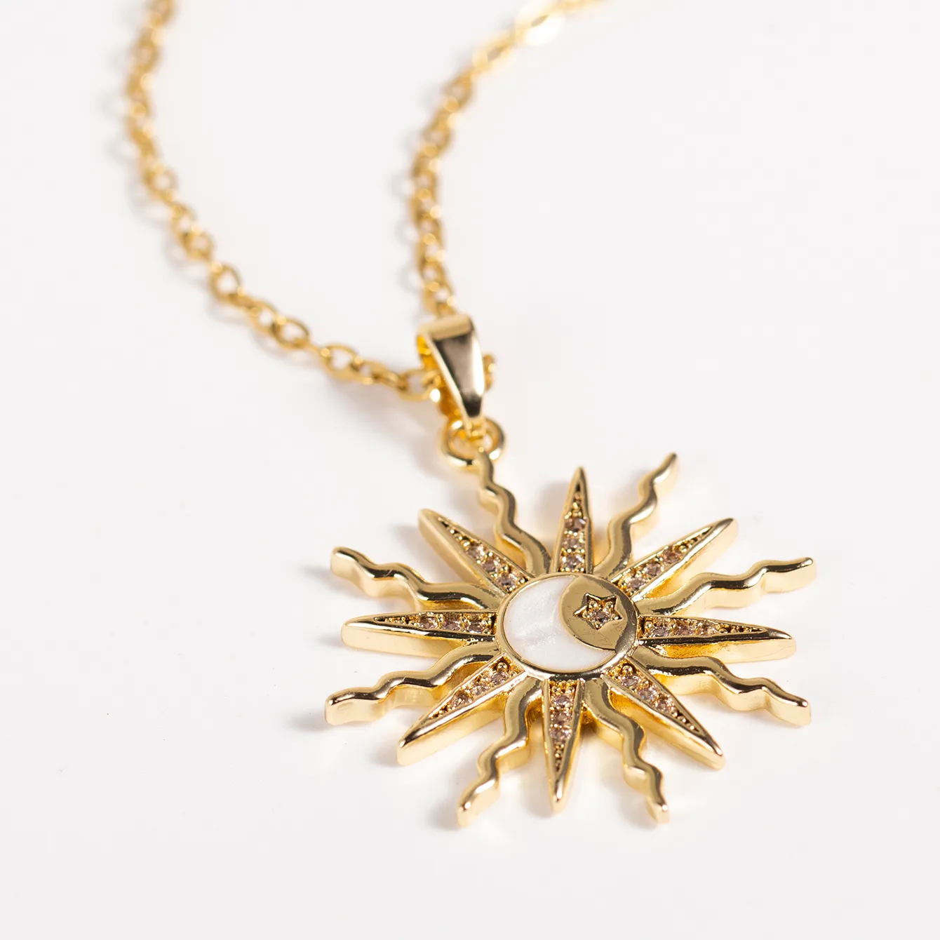 IG Style Simple Style Sun Copper Zircon 14K Gold Plated Women's Pendant Necklace display picture 2