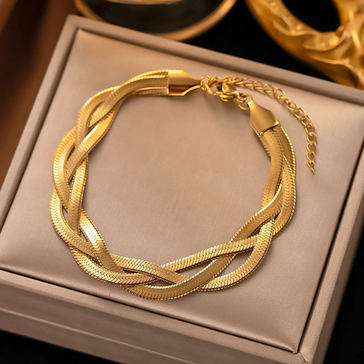 Casual Hip-Hop Simple Style Geometric Titanium Steel Mixed Metal 18K Gold Plated Women's Bracelets display picture 1