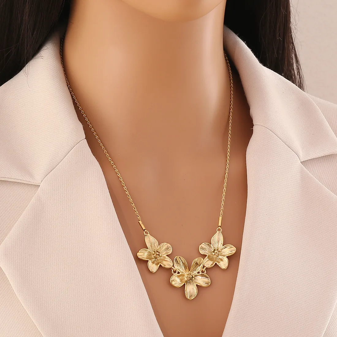 Glam Flower 304 Stainless Steel Flowers Zircon Women's Pendant Necklace Necklace display picture 5