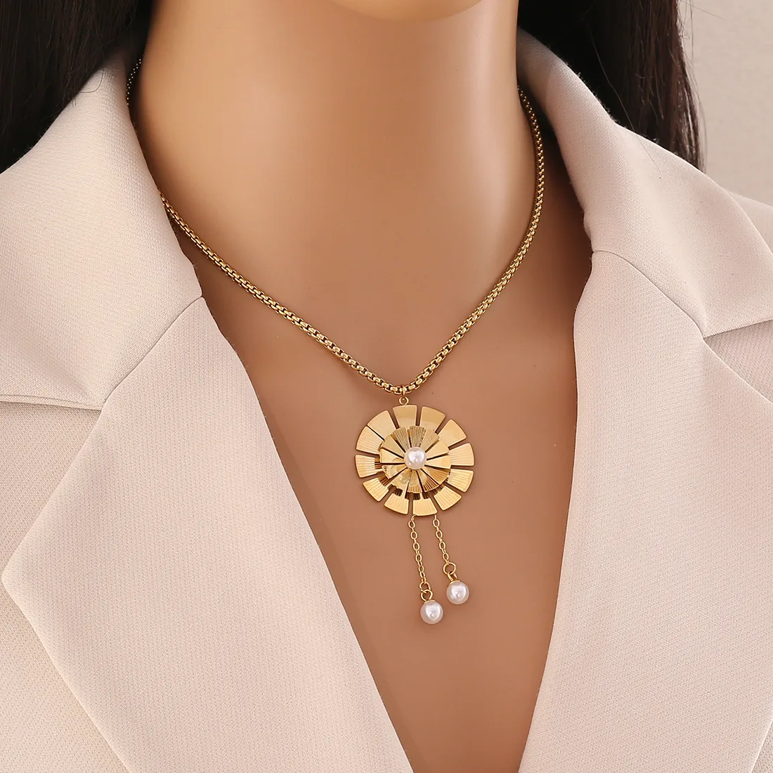 Glam Flower 304 Stainless Steel Flowers Zircon Women's Pendant Necklace Necklace display picture 6