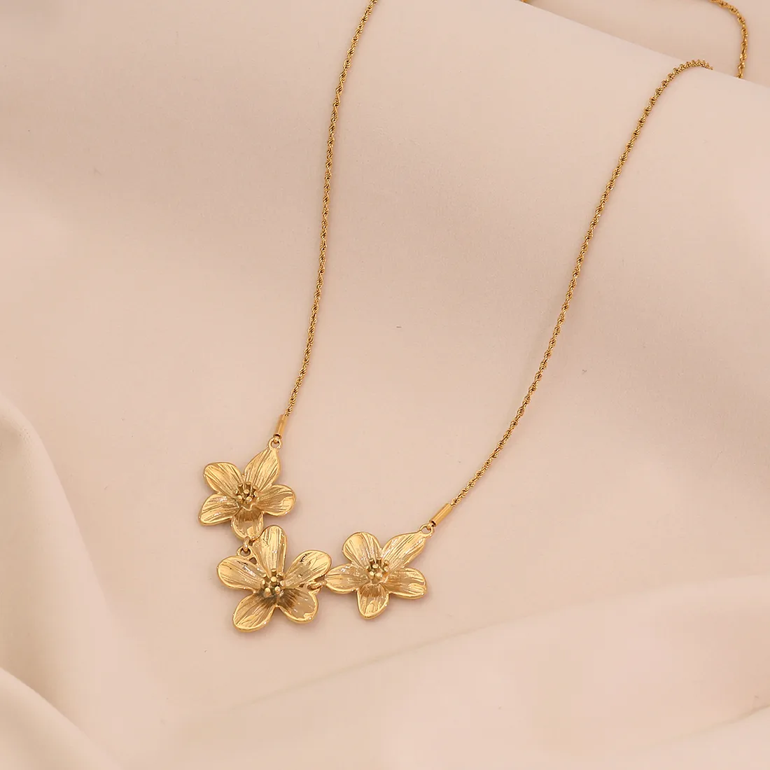 Glam Flower 304 Stainless Steel Flowers Zircon Women's Pendant Necklace Necklace display picture 10