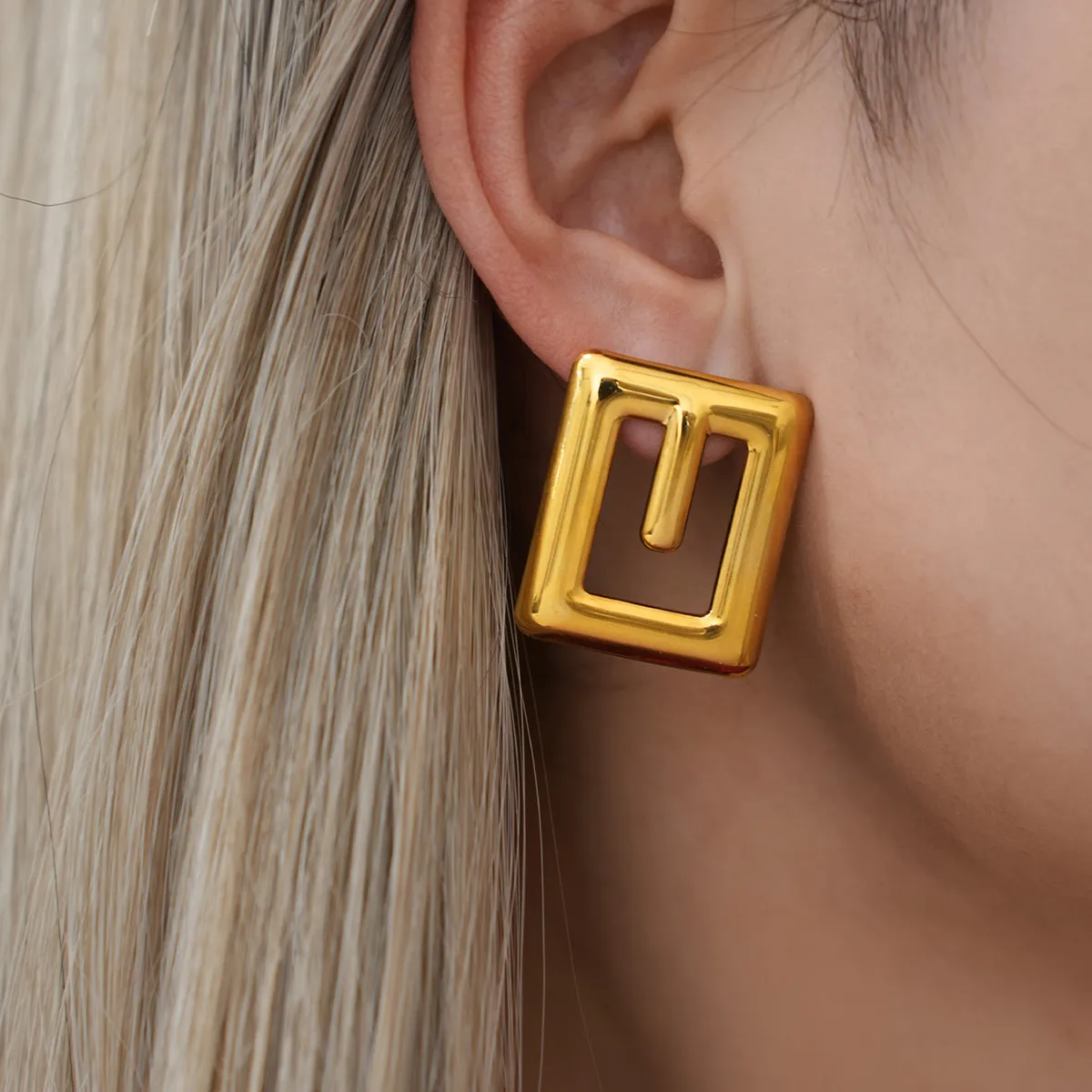 Elegant Retro Geometric 304 Stainless Steel 18K Gold Plated Ear Studs display picture 3