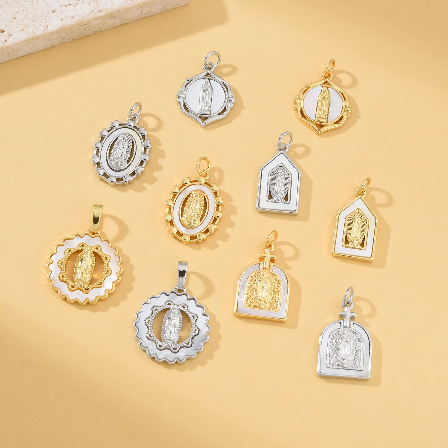 Vacation Classic Style Virgin Mary Copper Plating Zircon 18K Gold Plated Charms display picture 2