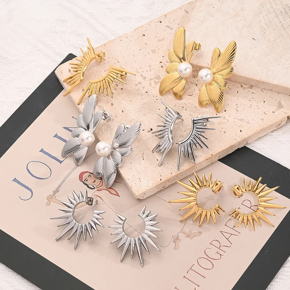 1 Pair/Package Casual Vacation Modern Style C Shape Light Wings Handmade Polishing Plating 304 Stainless Steel Acrylic Pearl 18K Gold Plated Ear Studs display picture 1