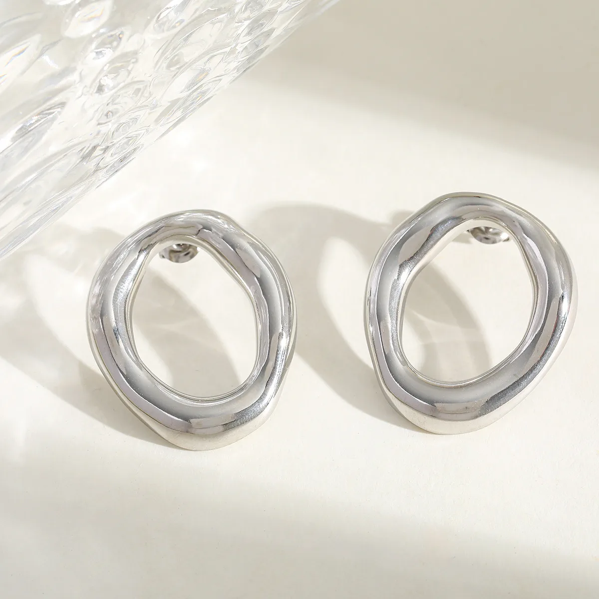 1 Pair Casual Simple Style Commute O-Shape Solid Color 304 Stainless Steel 18K Gold Plated Ear Studs display picture 2